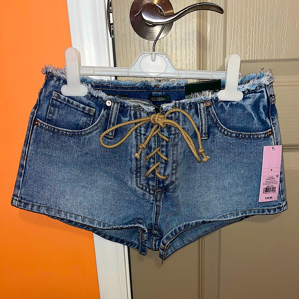 Size 4 Jean Shorts - NWTs 💙